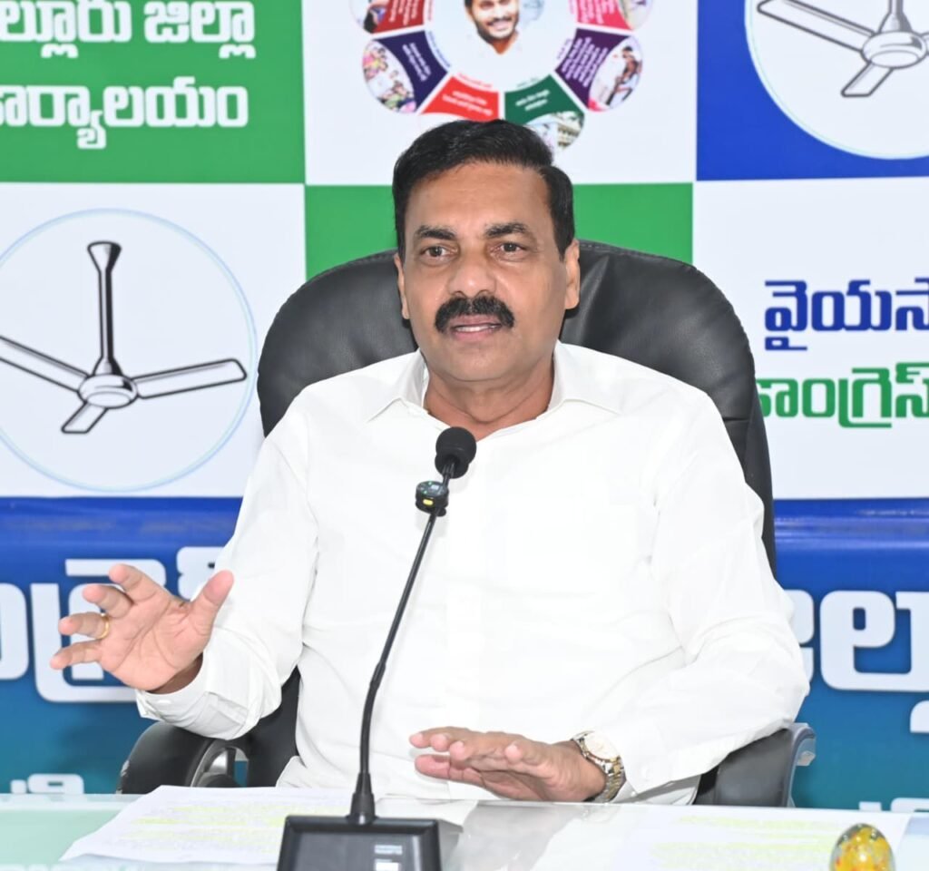 షూటింగ్ ను తలపిస్తున్న చంద్రబాబు పర్యటన – కాకాణి