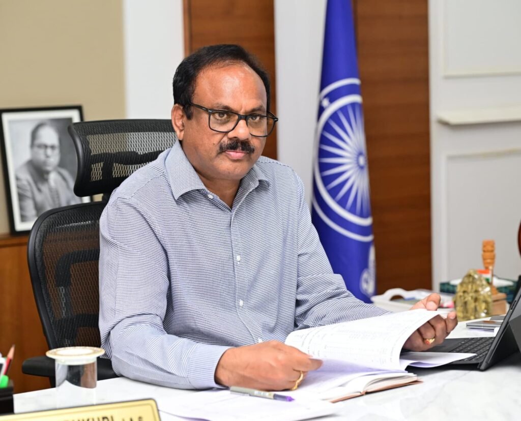 ఓటరు జాబితా ప్రత్యేక సవరణలో ప్రతి ఒక్కరూ భాగస్వాములు కావాలి.స్వయం సహాయక సంఘాల సభ్యులకు పిలుపునిచ్చిన జిల్లా కలెక్టర్ డా. శ్రీధర్ చెరుకూరి