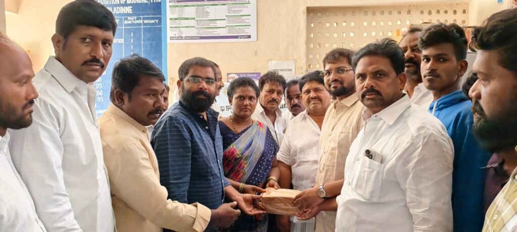 శింగనమల నియోజకవర్గం గార్లదిన్నె మండలంలో *వై.యస్ రాజశేఖర్ రెడ్డి గారి 77వ జయంతి వేడుకలు ఘనంగా జరిగాయి
