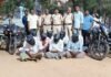 గార్లదిన్నె పరిసర ప్రాంతాల్లో పేకాట శిబిరంపై పోలీసుల దాడి: 11 మంది జూదరుల అరెస్ట్, రూ. 53,700 నగదు స్వాధీనం