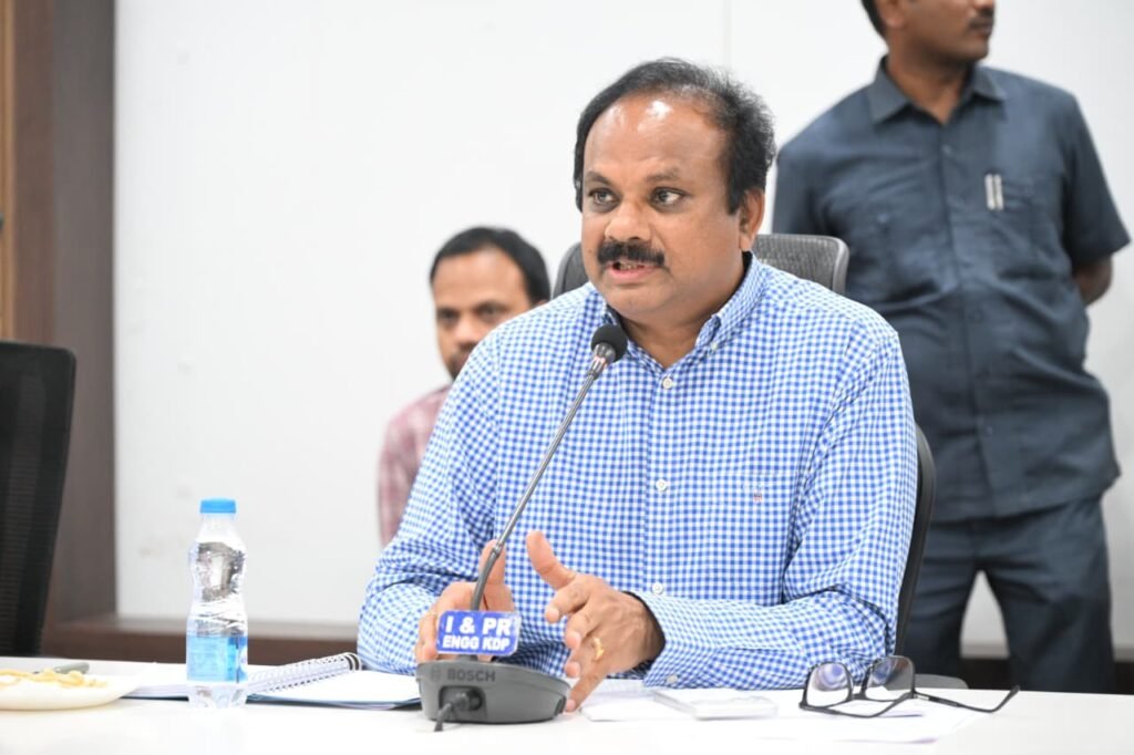 ఉద్యోగుల సమస్యల పరిష్కారానికి ప్రత్యేక చర్యలు..జిల్లా కలెక్టర్ డా. శ్రీధర్ చెరుకూరి