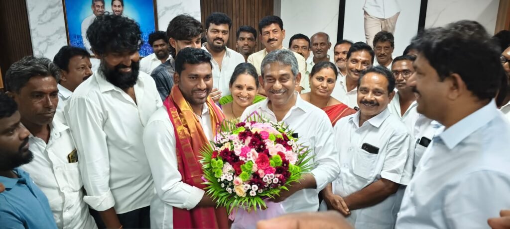 నేదురుమల్లిని మర్యాదపూర్వకంగా కలిసిన గూడూరు సమన్వయకర్త బూదూరు గురవయ్య