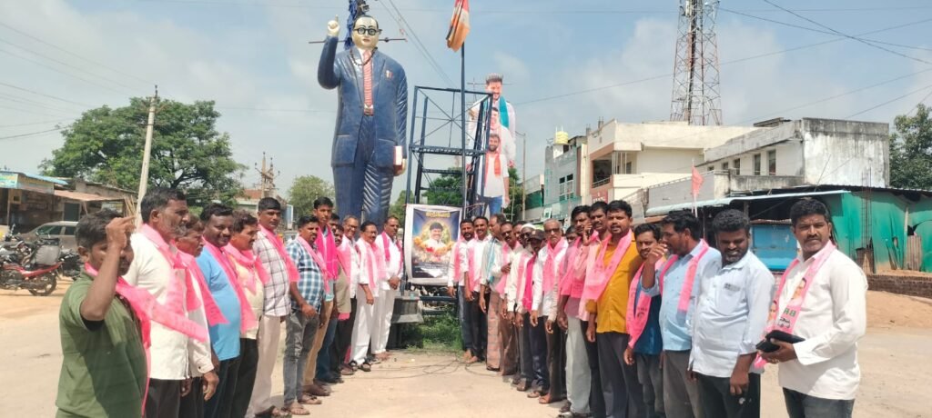 తెలంగాణ ఉద్యమంలో కీలక పాత్ర పోషించిన వ్యక్తి పెద్ది సుదర్శన్ రెడ్డి.