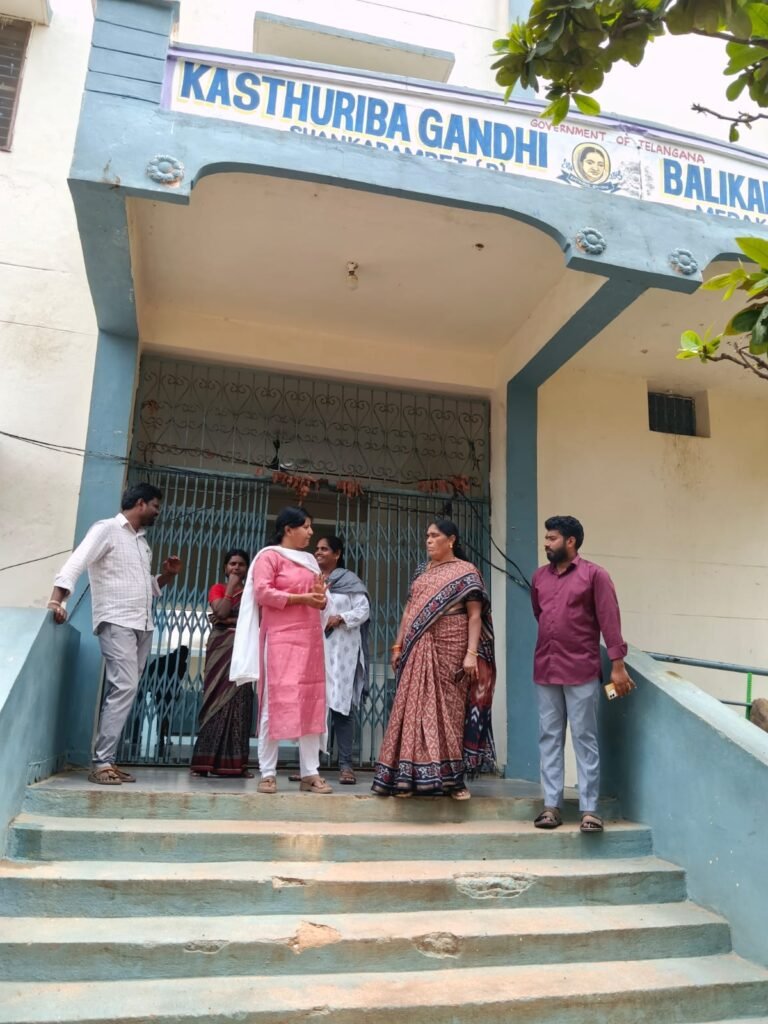 కేజీబీవీ హాస్టల్ ను తనికి చేసిన తహసిల్దార్
