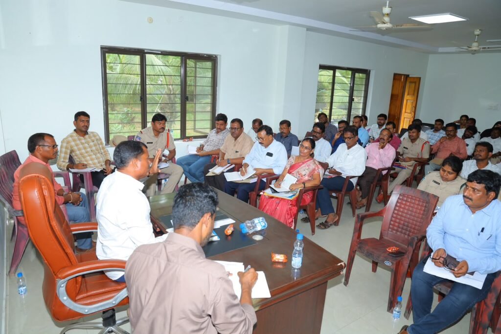 ప్రభుత్వ పథకాలు సక్రమంగా ప్రజలకు చేరాలంటే అధికారుల పాత్ర చాలా కీలకమైనది ఎమ్మెల్యే జారె<br>