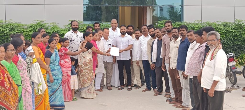 లక్ష్మీనరసింహ స్వామి కాలనీవాసులకు కాంగ్రెస్ సీనియర్ నేత సింగిరెడ్డి శ్రీకాంత్ రెడ్డి భరోసా…  కాలనీ సమస్యల పరిష్కారానికి సొంత నిధులైనా ఖర్చు చేస్తా