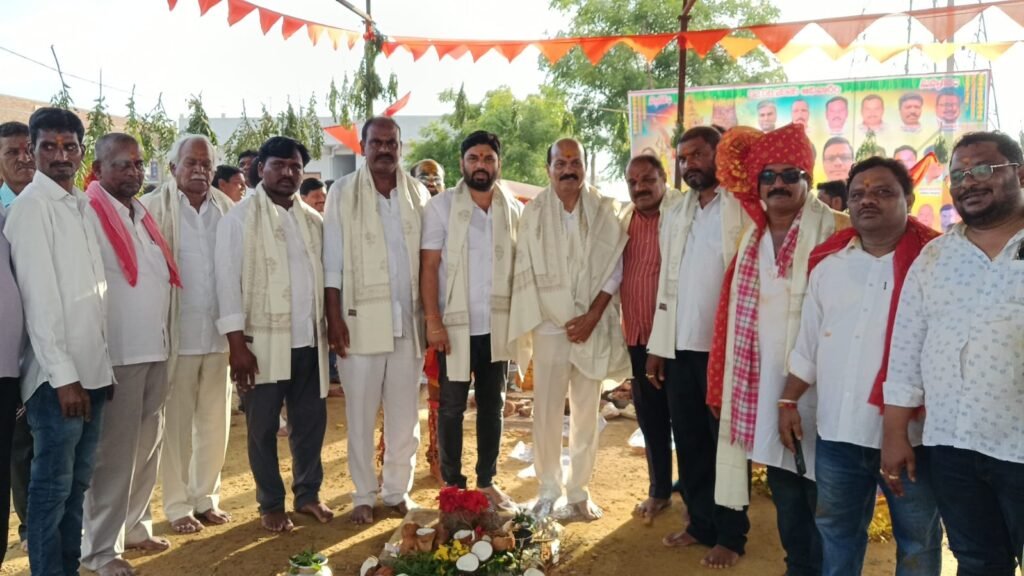 శేషాద్రి నగర్ బోనాల ఉత్సవాల్లో ఎమ్మెల్యే చింత ప్రభాకర్&nbsp; ప్రజలకు సుఖశాంతులు కలగాలని అమ్మవారిని ప్రార్థన