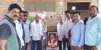 స్నేహ కుసుమాలు వాడిపోలేదు.