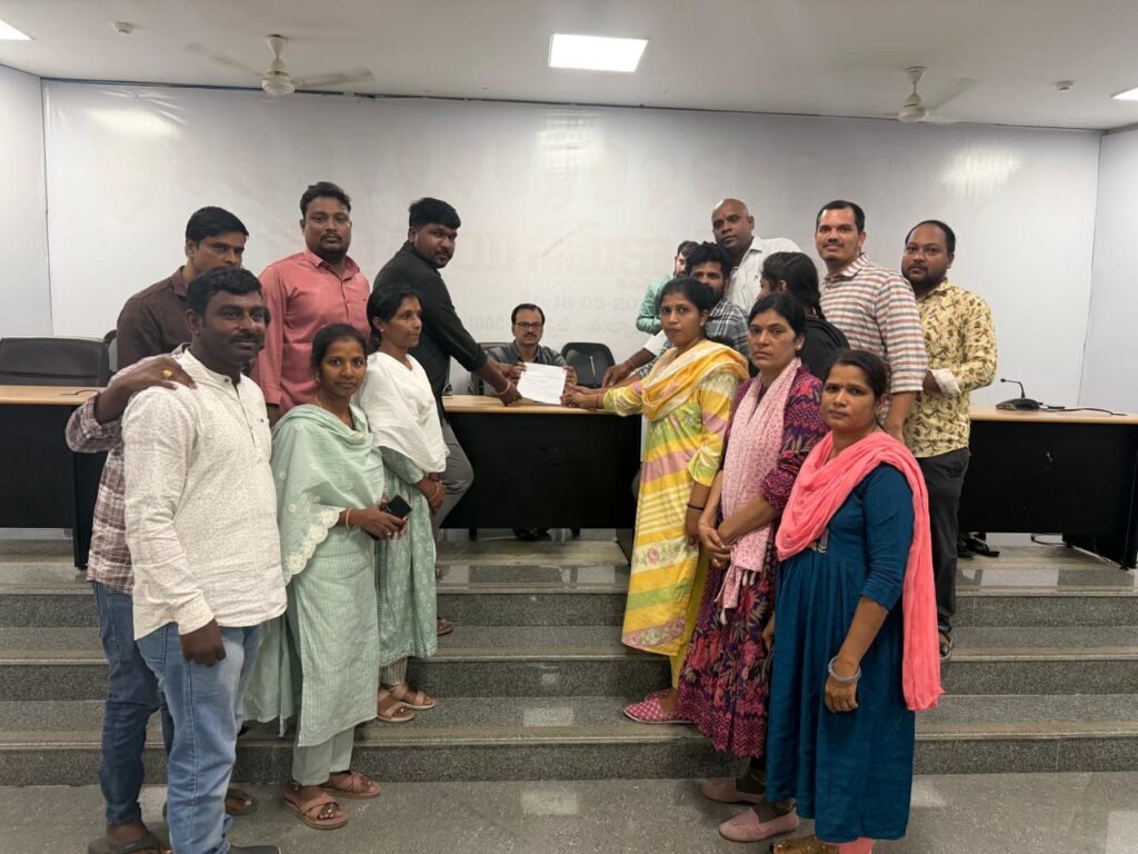 మేడ్చల్ జిల్లాలో ఫీల్డ్ టెక్నికల్ స్టాఫ్ వినతి… ఎఫ్‌టీఎస్ సిబ్బంది పునరుద్ధరణతో పాటు 15 నెలల బకాయి వేతనాల విడుదల కోరుతూ కలెక్టర్‌కు వినతిపత్రం