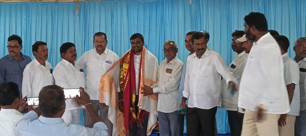 నూతనంగా ఎన్నికైన కమలాపూర్ మండల కాంగ్రెస్ పార్టీ అధ్యక్షుడికి ఘన సన్మానం