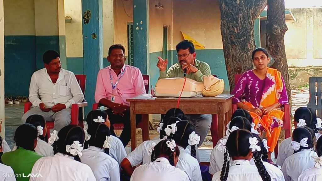 ప్రాణం కాపాడే పాఠం నేర్చిన విద్యార్థులు