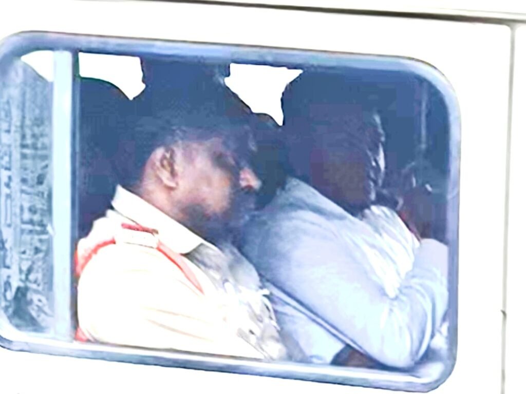 మాజీ మంత్రి అప్పలరాజును విచారించిన కాశీబుగ్గ పోలీసులు