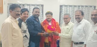 సింగరేణి ఏరియా ఆసుపత్రి అడిషనల్ సీఎంవో డా. ప్రసన్న కుమార్కు ఘన సన్మానం