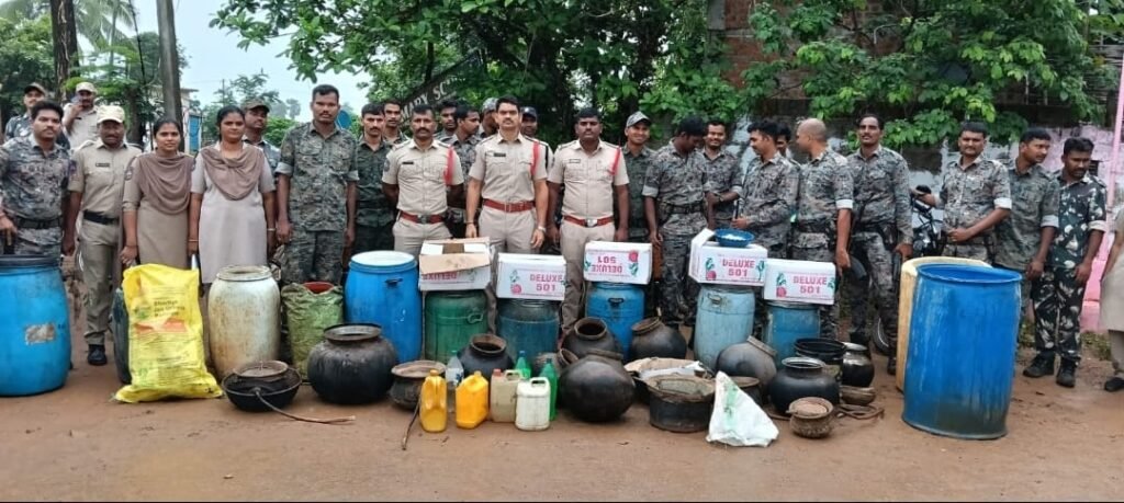 గుడుంబా స్థావరాల గాలింపు కోసం రేనియ తండా దిగ్బంధం