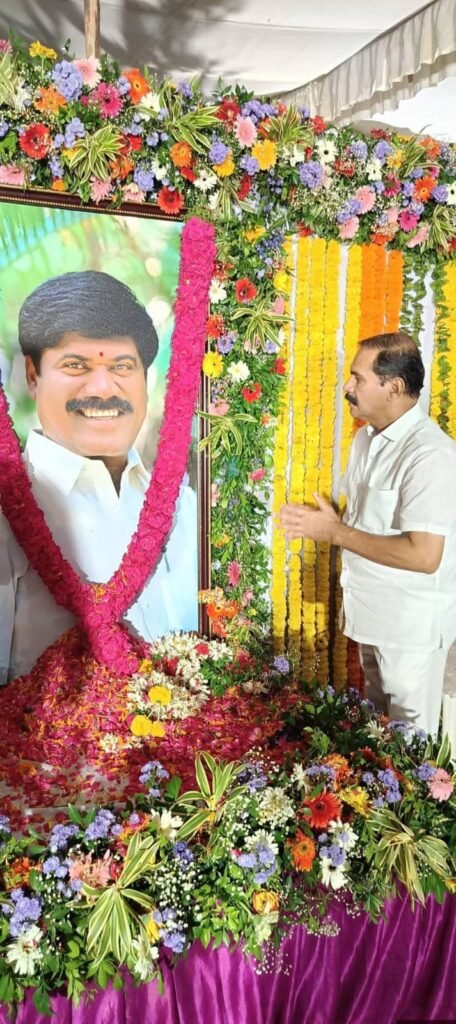 మాజీ ఎమ్మెల్యే పెద్ది సుదర్శన్ రెడ్డి చిత్రపటానికి నివాళులర్పించిన దాస్యం వినయ్ భాస్కర్
