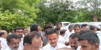 శాయంపేట మండలంలో ప్రభుత్వం ఇచ్చిన హామీలను, పూర్తిచేయాలని బహుజన సంక్షేమ సంఘం ఆధ్వర్యంలో ఎమ్మెల్యే గండ్ర సత్యనారాయణ రావుకి వినతి పత్రం