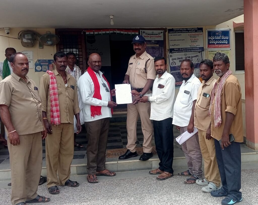 విధినిర్వహణలలో ఉన్నా పారిశుధ్య కార్మికుడిపై దాడి ఘటనలో పోలీసులు కఠిన చర్యలు తీసుకోవాలి