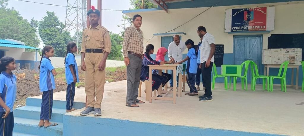 పీఎం శ్రీ జడ్పీహెచ్‌ఎస్ పొత్కపల్లిలో సందడిగా ‘మాక్ పోలింగ్’