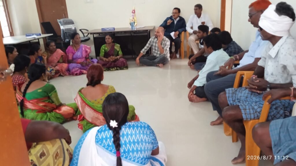 అందరి భాగస్వామ్యంతోనే ఆదర్శ గ్రామ నిర్మాణం సాధ్యం<br>