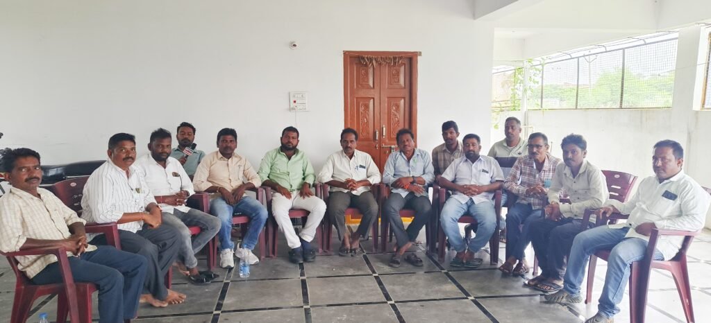 విలేకరులను దూషించిన మార్కెట్ కమిటీ చైర్మన్ పై చర్యలు తీసుకోవాలి