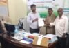 కార్మికుల జీతాలు తగ్గించి కడుపు కొట్టడం సరికాదు