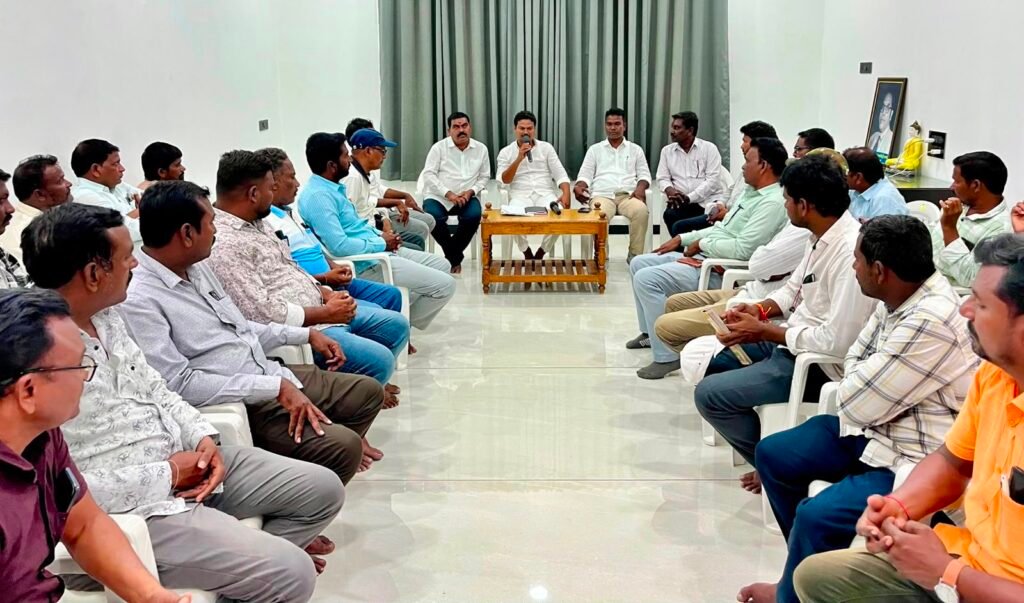 ఫీల్డ్ అసిస్టెంట్ల సమస్యల పరిష్కారానికి కృషి చేస్తా: టీపీసీసీ నాయకులు పెర్క శ్యామ్