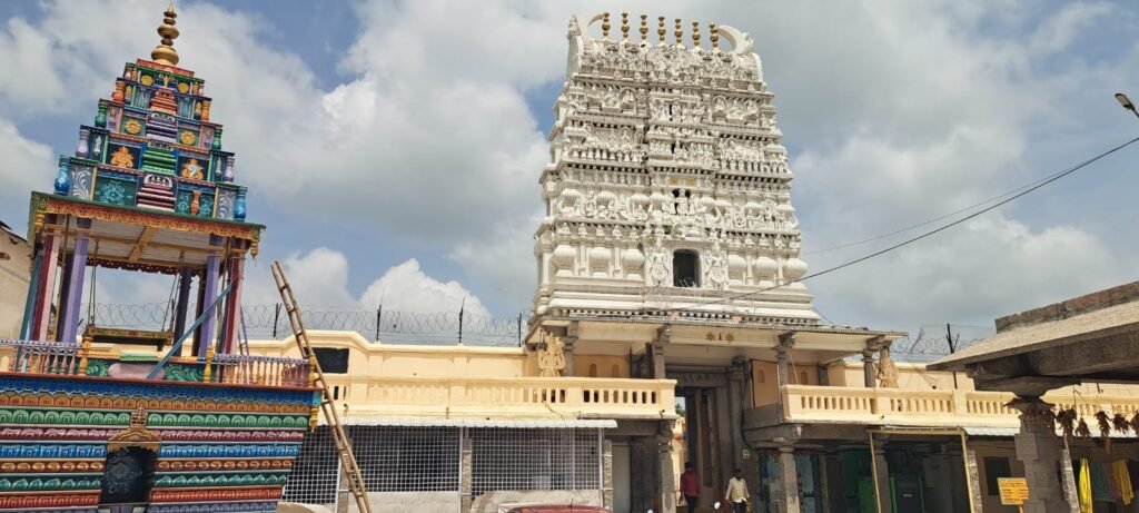 బ్రహ్మోత్సవాలకు ముస్తాబవుతున్న గరుడాద్రి క్షేత్రం..13 నుంచి 19 వరకు శ్రీ గోదా సమేత మన్నారు రంగనాయక స్వామివారి బ్రహ్మోత్సవాలు