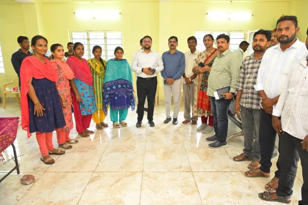 హుజూర్‌నగర్‌ లైబ్రరీకి మహర్దశ.  రూ. 5 లక్షలు మంజూరు చేసిన జిల్లా కలెక్టర్‌ తేజస్‌ నంద్ లాల్‌ పవార్‌.
