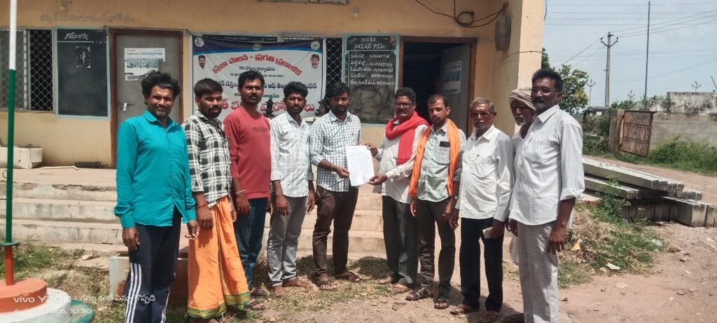 గిరిజన తండాల్లో కరెంటు కష్టాలు.