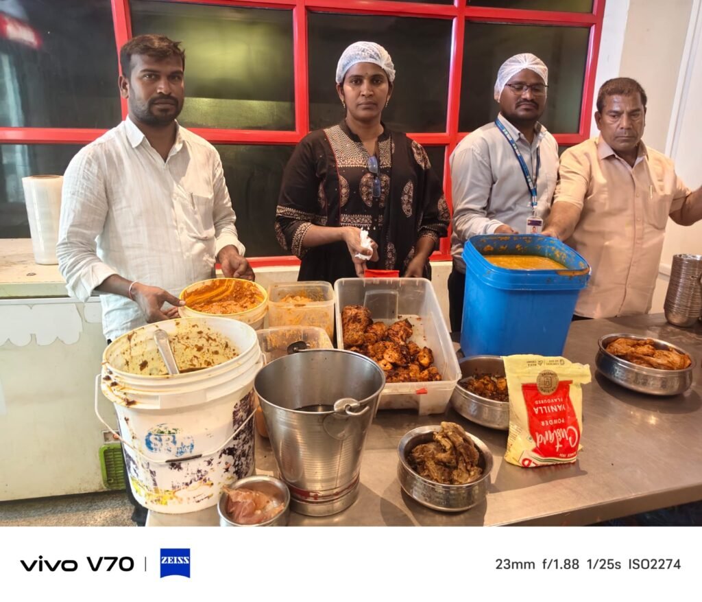 నకిలీ ఫుడ్ ఇన్‌స్పెక్టర్ల పట్ల వ్యాపారులు అప్రమత్తంగా ఉండాలి.