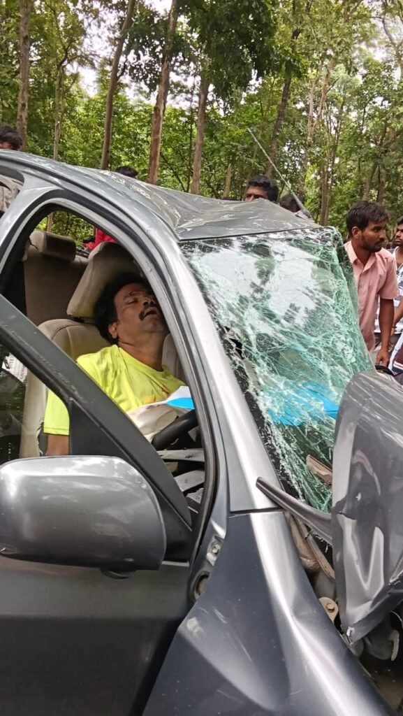 ఇసుక లారీ ఢీకొని ఇద్దరు అక్కడికక్కడే మృతి