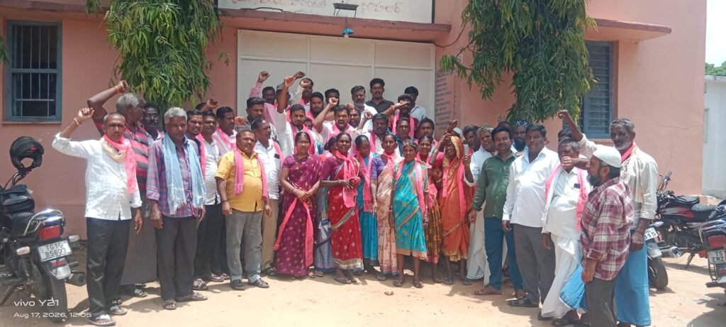కెసిఆర్ సంక్షేమ పథకాలను పునరుద్ధరించాలి.లేకుంటే ఉద్యమం ఉదృతం చేస్తాం.