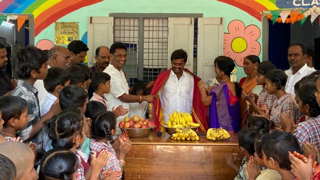 చిప్పలపల్లిగోపాల్ జన్మదిన వేడుకలు భాగంగా 1000 లీటర్ల వాటర్ ట్యాంక్ ను పాఠశాల విద్యార్థులకు బహుకరణ