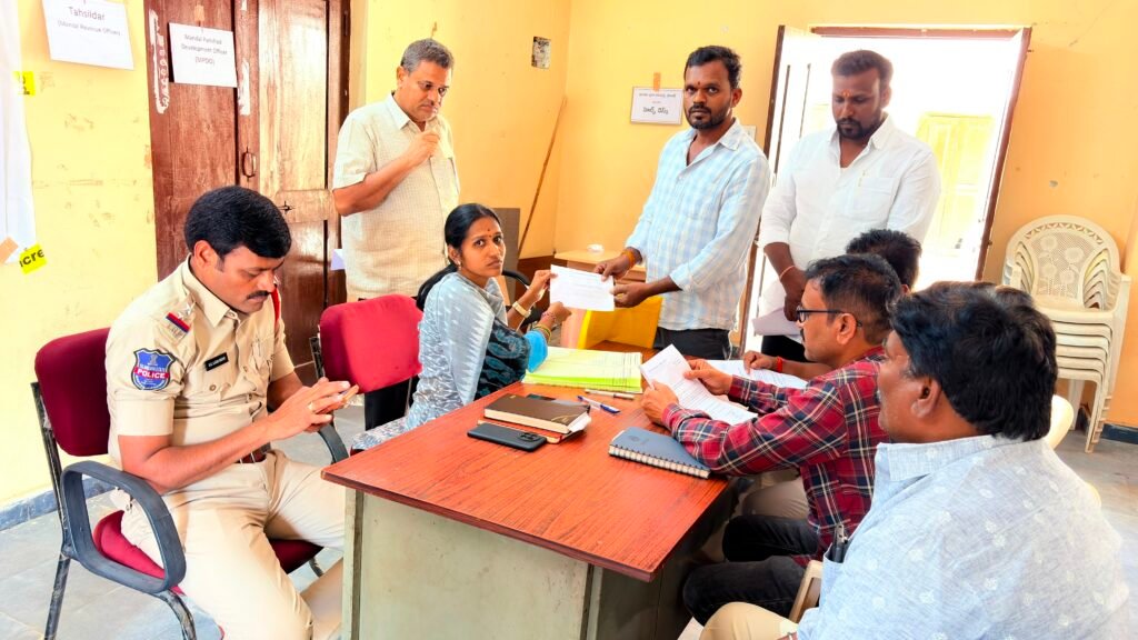 షాబాద్ మండల ప్రజావాణిలో తొమ్మిది దరఖాస్తుల స్వీకరణ
