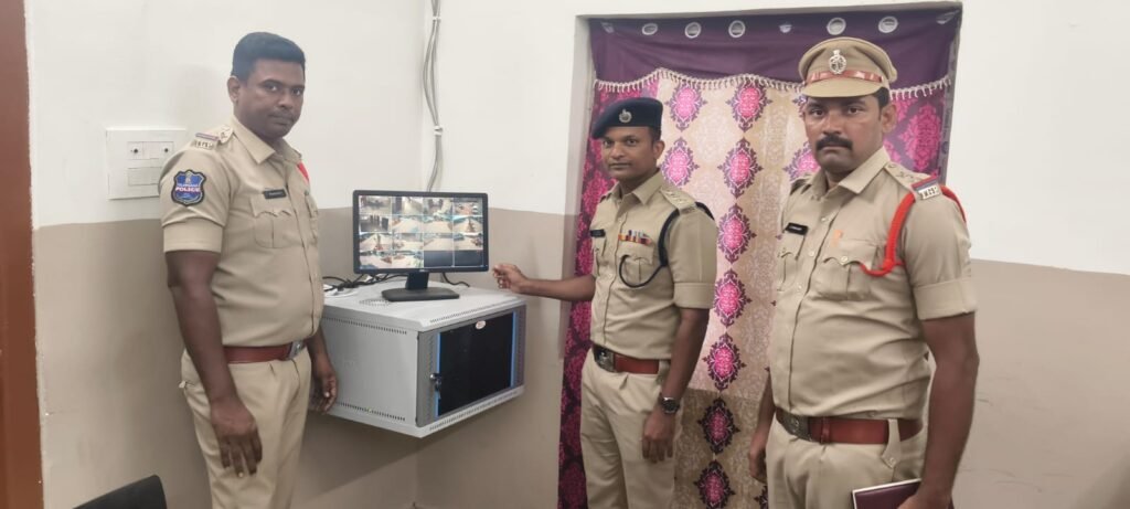 నేను సైతం కార్యక్రమంలో సీసీ కెమెరాల ప్రారంభం