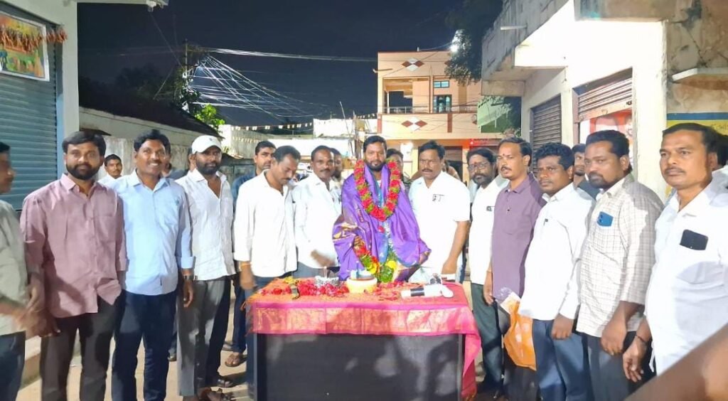 జన్మదిన వేళ దిలీప్‌కుమార్‌కు శుభాకాంక్షల వెల్లువ.. మిత్రబృందం సందడి