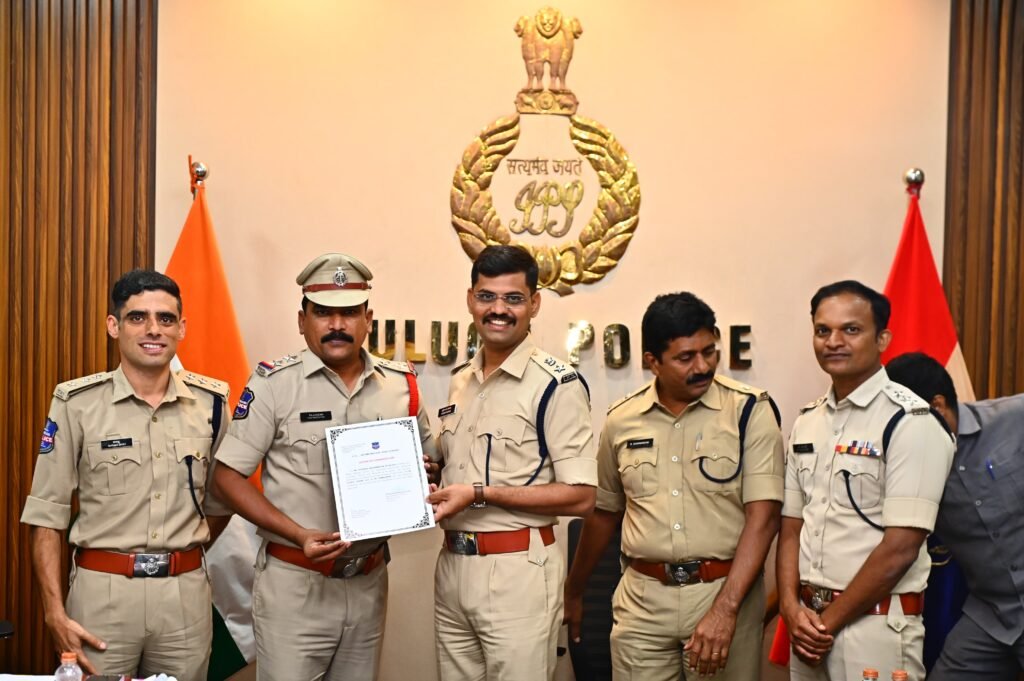పస్రా ఎస్సై తాజుద్దీన్ కు ములుగు ఎస్పీ ప్రశంసా పత్రం