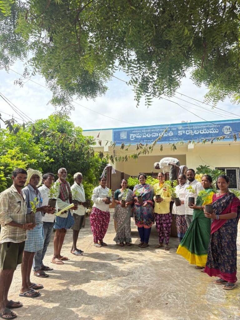 గాగిల్లాపూర్‌లో ఘనంగా వన మహోత్సవం ” వనమహోత్సవంలో భాగంగా ప్రతి ఇంటికి ఐదు చెట్ల పంపిణీ”