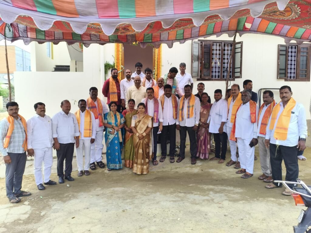 పేదవారి ఆత్మగౌరవానికి ప్రతీక ఇందిరమ్మ ఇళ్లు…నూతన ఇందిరమ్మ ఇంటిని ప్రారంభించిన వేముల మహేష్ గౌడ్