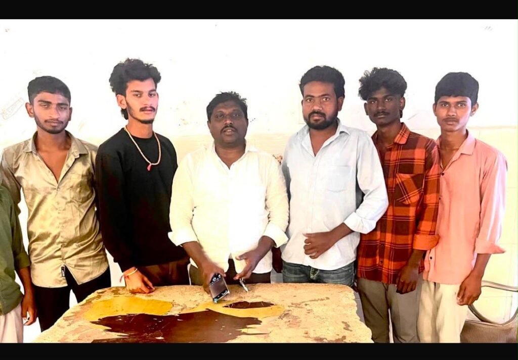 విద్యార్థులపై పోలీసుల దాడిని తీవ్రంగా ఖండిస్తున్నాం