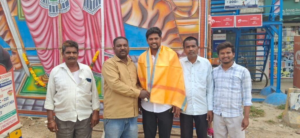 ఘనంగా డివిజన్ ఎస్సీ సెల్ అధ్యక్షుడు శ్రీకాంత్ జన్మదిన వేడుకలు