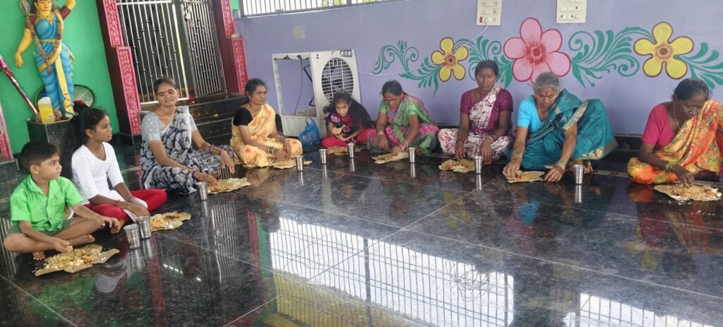పెద్దమ్మగుడిలో అన్న ప్రసాద వితరణ