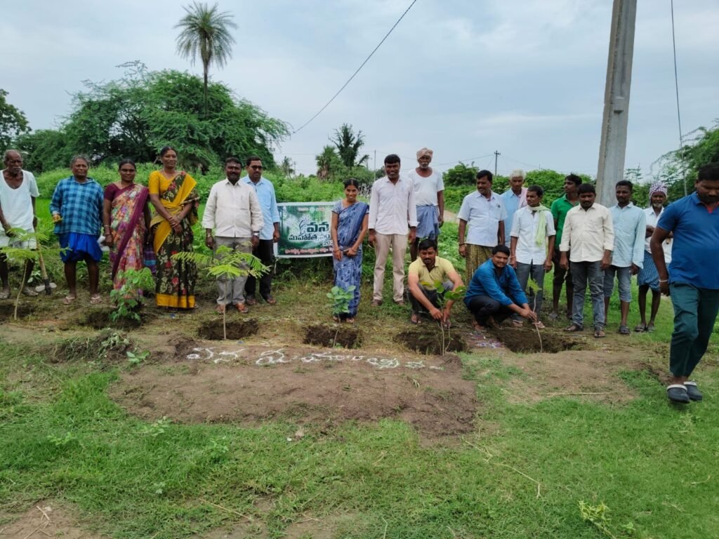 గుగ్గిళ్లలో వన మహోత్సవ వేడుకలు