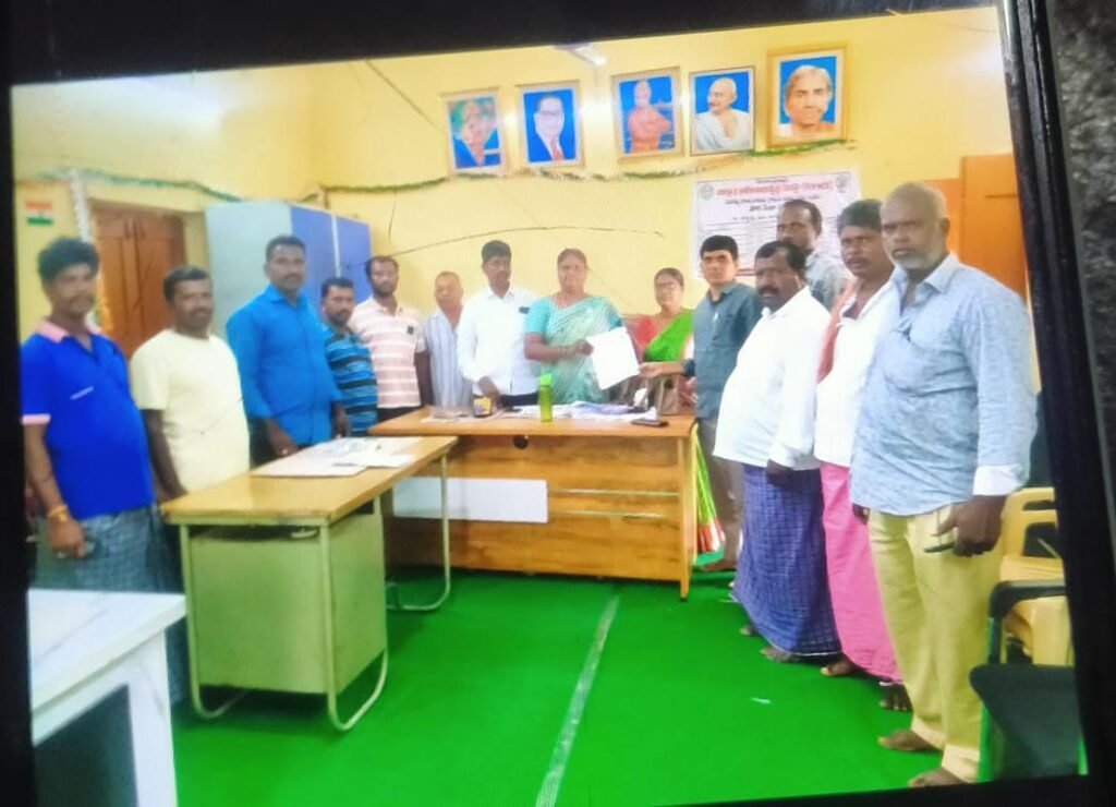 తాళ్లపల్లి లో ఓటర్ జాబితా సవరణను ప్రజలు సద్వినియోగం చేసుకోవాలి
