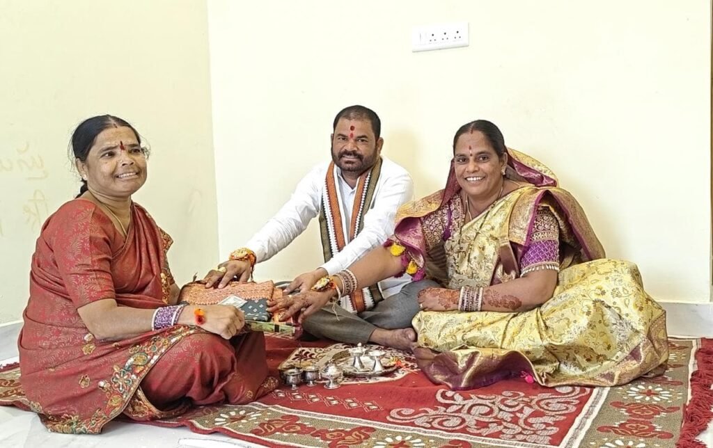 రాఖీ పండుగ సందర్భంగా అన్నాచెల్లెళ్ల ఆత్మీయ వేడుకలు