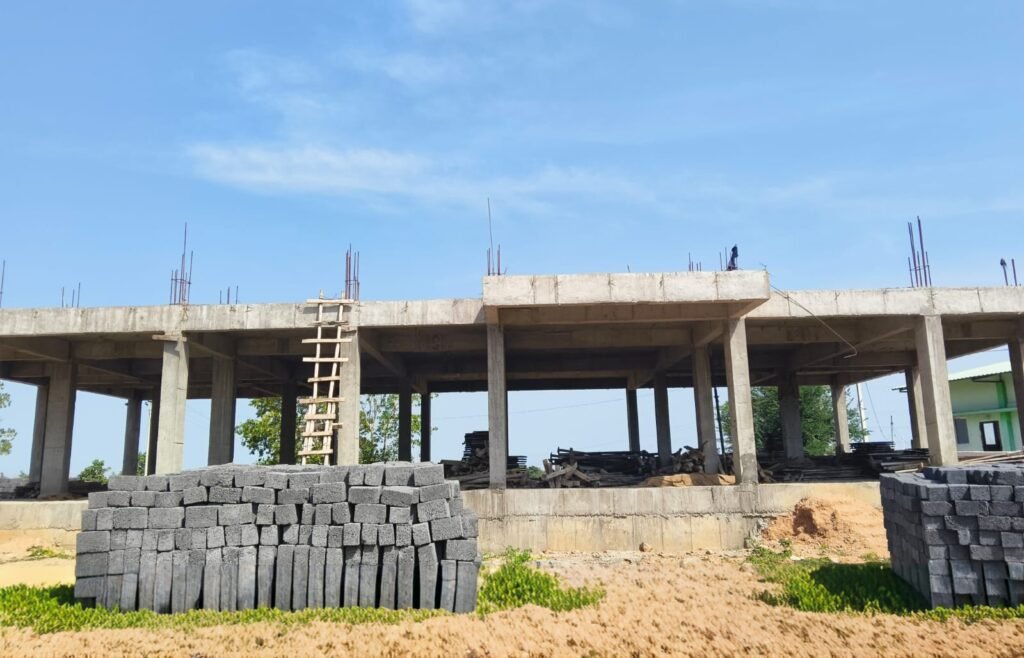 నత్తనడక పనులు! నాణ్యతకు తూట్లు!!