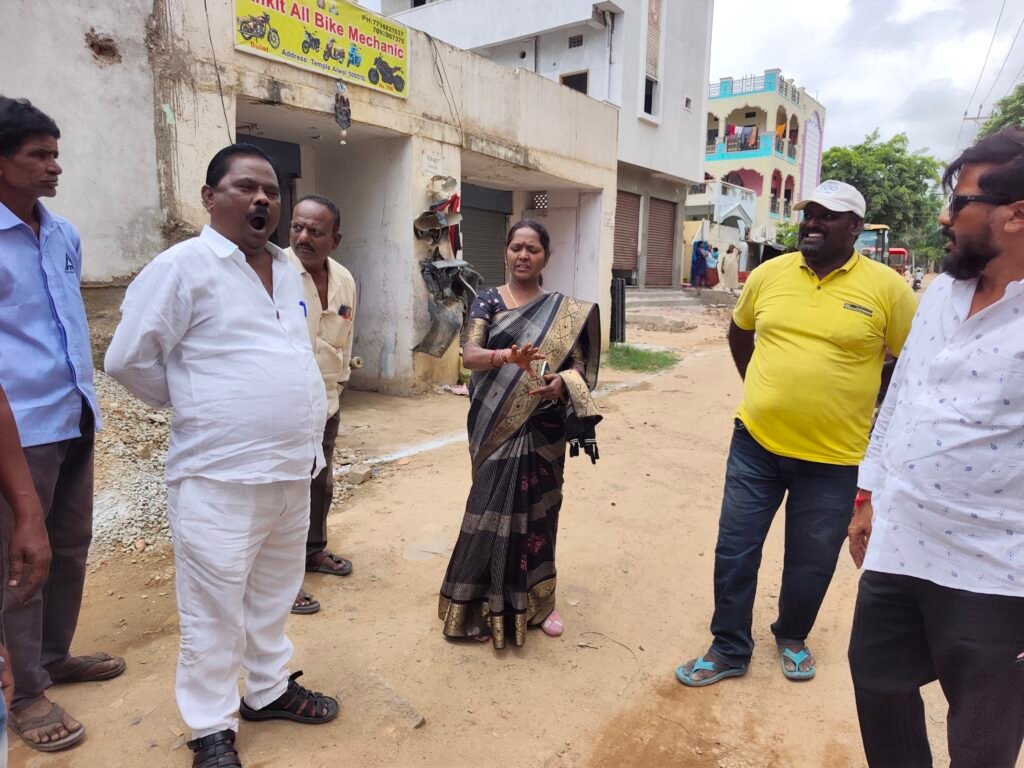 రసాభాసగా ఇంద్రానగర్‌లో రోడ్డు వెడల్పు పనులు