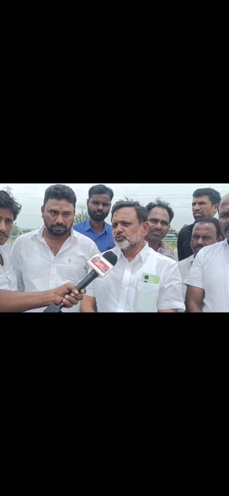 పెద్ది సుదర్శన్ రెడ్డి కుటుంబాన్ని పరామర్శించేందుకు నల్లబెల్లికి మాజీ ముఖ్యమంత్రి కేసీఆర్. కు. ఘన స్వాగతం 
