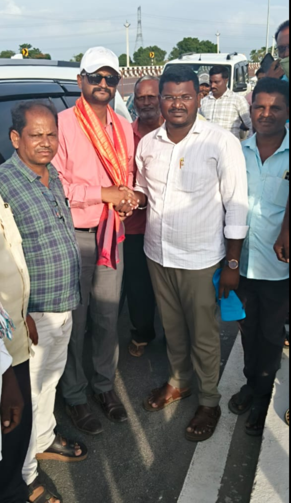 వల్బపూర్ ఎస్ఆర్ఆర్ కళాశాల వద్ద డివైడర్ ఏర్పాటుపై అధికారుల సానుకూల స్పందన