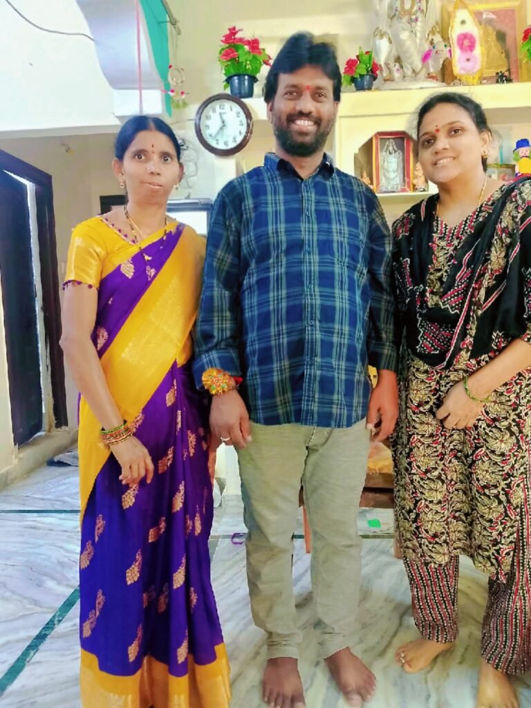 అన్నాచెల్లెళ్లు మధ్య ప్రేమానురాగాలకు రక్షణ బంధానికి ప్రతీకగా శ్రావణ పౌర్ణమి రోజున రాఖీ పండుగను రక్షాబంధన్ అత్యంత పవిత్రంగా జరుపుకుంటారు